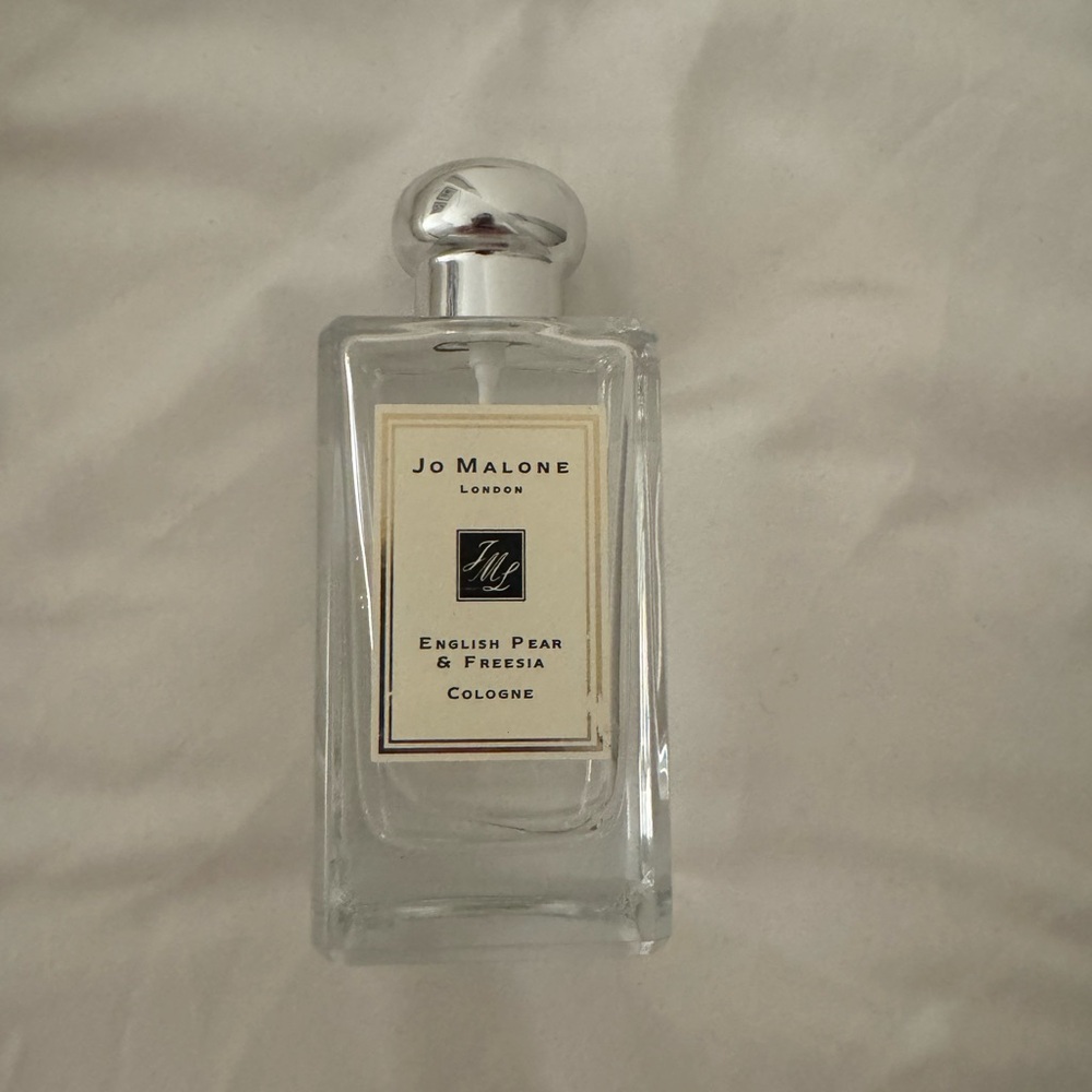 Jo Malone Perfume with English Pear & Freesia